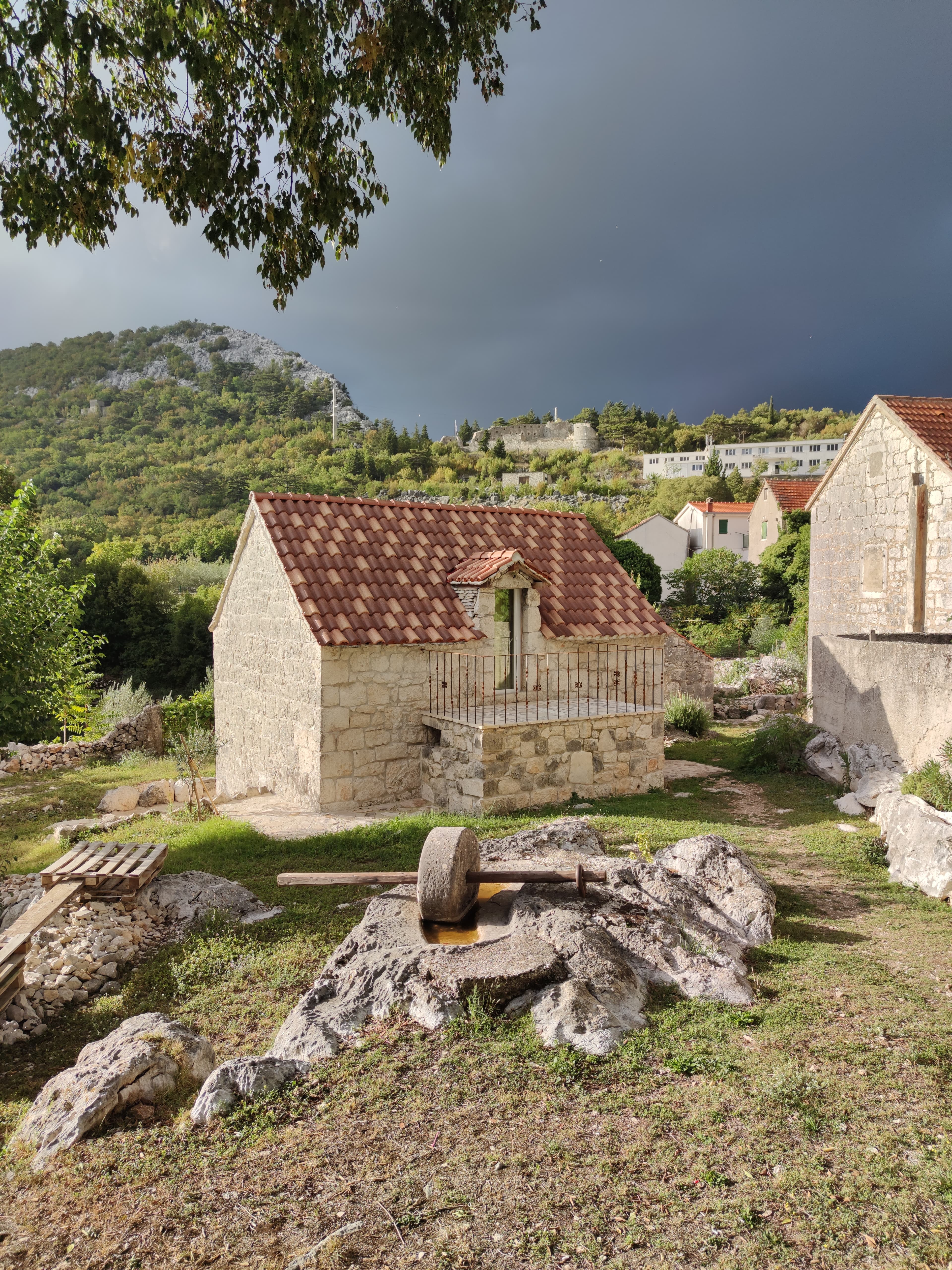 Stone house by the Cetina